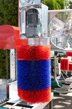 Modern Çiftlik Malzemelerinde İnekler için Dönen Fırça Kazıyıcı