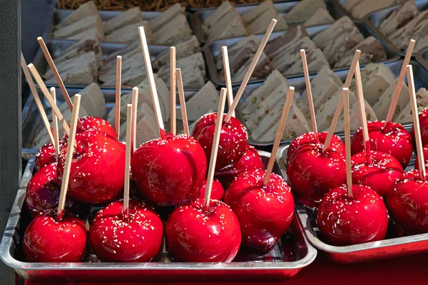 Pommes Aux Bonbons Rouges Bâtonnets Dessert Sucré — Photo