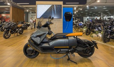 Belgrad, Sırbistan - 22 Mart 2023: Yeni Elektrik Gücü Sıfır Emisyon Scooter Bmw Ce 04 Uluslararası Moto Tutku Fuarı Fuarı Fuarı 'nda Almanya' dan.