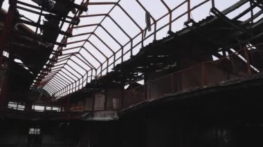 Yangın Hasarı Sonrası Alışveriş Merkezi Yapısı