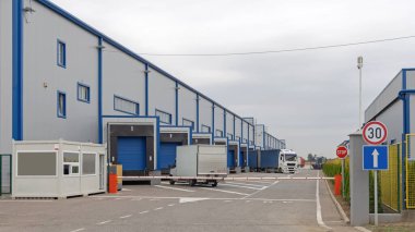 Depo Endüstriyel İnşaat Nakliye Dağıtımına Giriş