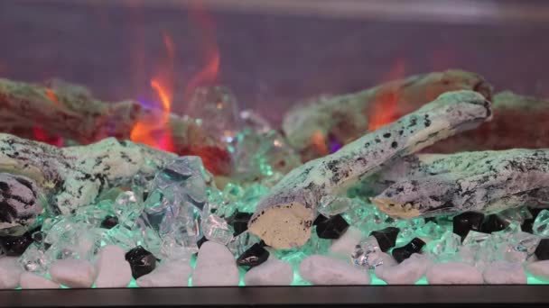 Elektryczny Kominek Kryształami Kamyki Diamenty Efekt Płomienia Dekoracji Domu — Wideo stockowe