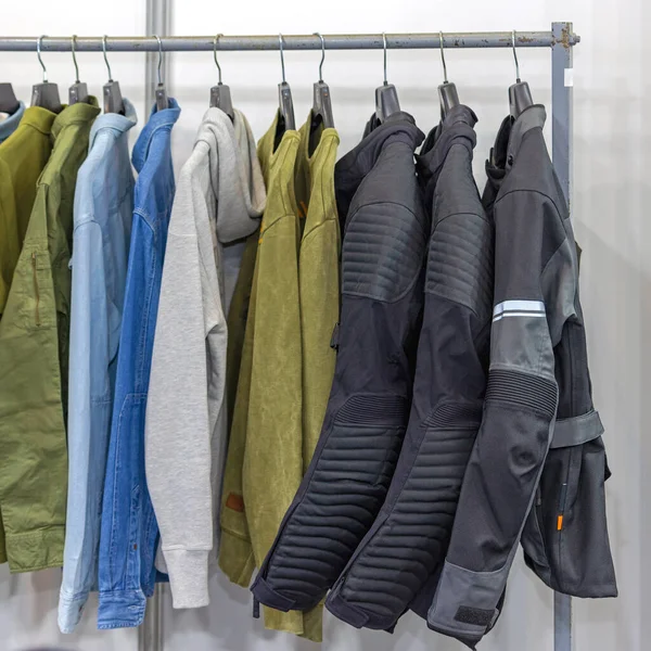 Πουκάμισα Από Βαμβάκι Denim Hoodie Jackets Hanging Railing Man Fashion — Φωτογραφία Αρχείου