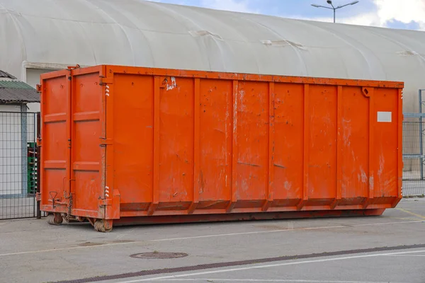 Large Orange Roll Dumpster Industrial Waste Management — Stock fotografie