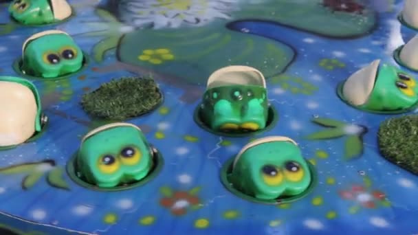 Rybaření Zelené Žáby Děti Hra Rotační Stroj Karnevalu — Stock video