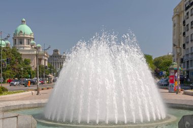 Belgrad, Sırbistan - 30 Haziran 2019: Sırbistan 'ın başkenti Belgrad' da Parlamento Hükümet Binası.