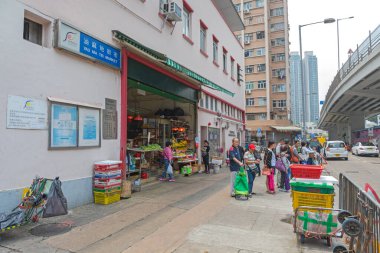 Hong Kong, Çin - 26 Nisan 2017: Çiftçi Pazarı Yau Ma Tei Kowloon 'da Kansu Caddesi Bahar Günü.