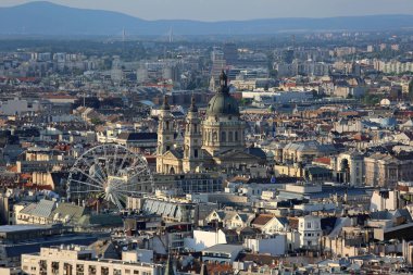 Budapeşte 'deki Citadella' dan Eski Şehir Manzarası Macaristan 'ın Güneşli Öğleden Sonra Şehri