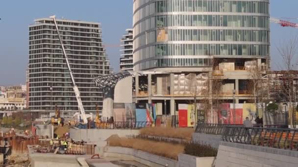2021年11月25日 塞尔维亚贝尔格莱德 摩天大楼Kula贝尔格莱德滨水建筑工地在太阳日倾斜 — 图库视频影像