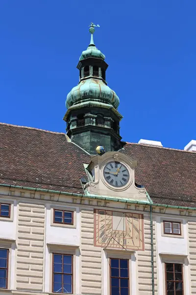 Relógio Duplo Relógio Público Edifício Viena Áustria — Fotografia de Stock