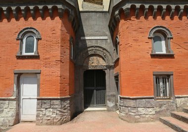 Napoli, İtalya - 23 Haziran 2014: San Gennaro Kilisesinin Arkasındaki Yeraltı Paleo Hristiyan Mezarlığına Giriş.