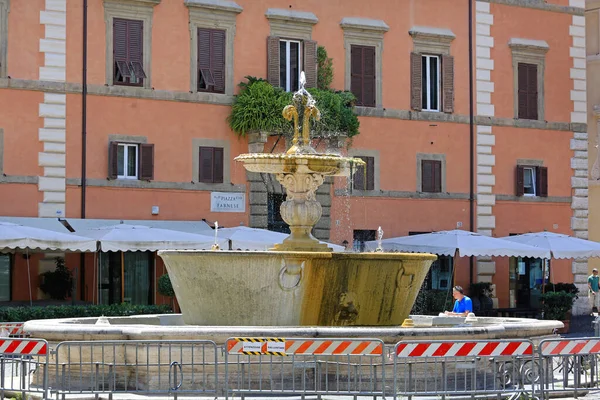 Рим Італія Червня 2014 Року Фонтан Прісної Води Будівельним Бар — стокове фото