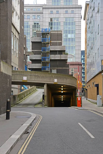 Ingång Ramp Till Tunnelbana Parkering Garage Big City — Stockfoto