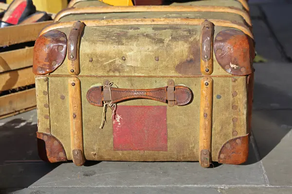 Vintage Luggage Trunk Case Antique Market London England — Stock Photo, Image