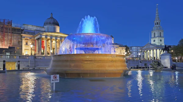 Londres Royaume Uni Novembre 2013 Fontaine Avec Blue Water Trafalgar — Photo