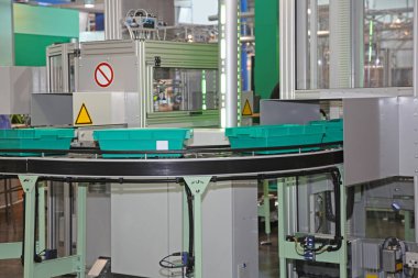 Fabrikadaki Plastik Sandıklar için Taşıyıcı Roller Taşımacılık Sistemi