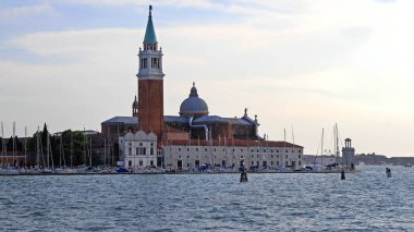 Ada San Giorgio Maggiore Kilisesi ve Venedik Kulesi İtalya Yaz Günü