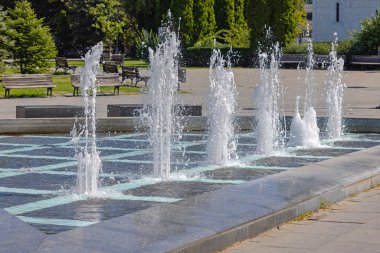 Sırbistan 'ın Belgrad' daki Vracar Platosu 'nda Su Fıskiyesi Jet Sıçrattı