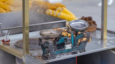 Sokak Arabası 'nda Retro Tarzı Ağırlık Dengesi Ölçeği