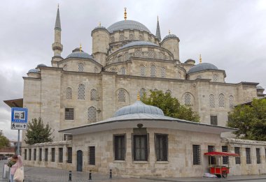 İstanbul, Türkiye - 18 Ekim 2023: Yeni Cami Camisi Tarihi Tarihi Fatih Günü.