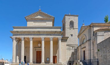 San Marino - 16 Haziran 2019: Mikrostat 'ta Sunny Day' de Santo del Marino Katolik Kilisesi.