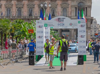 Milan, İtalya - 15 Haziran 2019: Milano Mitingi Spor Etkinliğini Yaz Günü Şehir Merkezi 'nde Başlat.