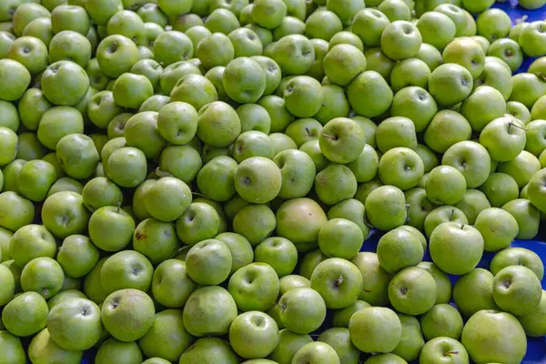 Koca bir demet Granny Smith Ekşi Yeşil Elma