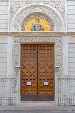 Trieste, İtalya - 12 Ocak 2017: Saint Spyridon Sırp Ortodoks Hıristiyan Kilisesine Giriş.