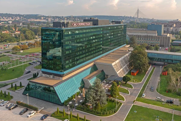 Belgrad Serbia Sierpnia 2018 Hotel Crowne Plaza Green Glass Building — Zdjęcie stockowe