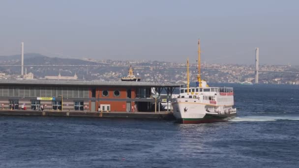 Istanbul Tyrkiet Oktober 2023 Passagerfærgeterminal Ved Karakoy Sunny Autumn Day – Stock-video