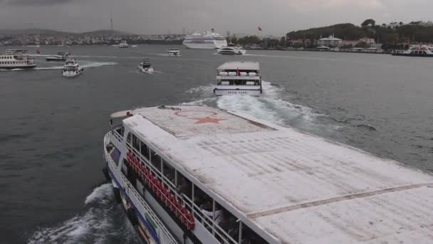 Стамбул Туреччина Жовтня 2023 Високий Трафік Човнів Босфорському Каналі Золотий — стокове відео