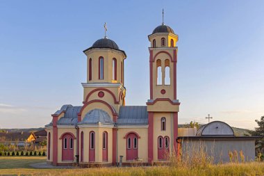 Cicevac, Sırbistan - 06 Ekim 2023: Pojate Köyünde Havari Aziz Thomas Sırp Ortodoks Kilisesi.