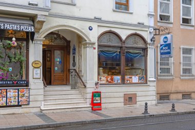 İstanbul, Türkiye - 18 Ekim 2023: Hudavendigar Caddesi Fatih 'te En İyi Batı İmparatorluğu Oteli.