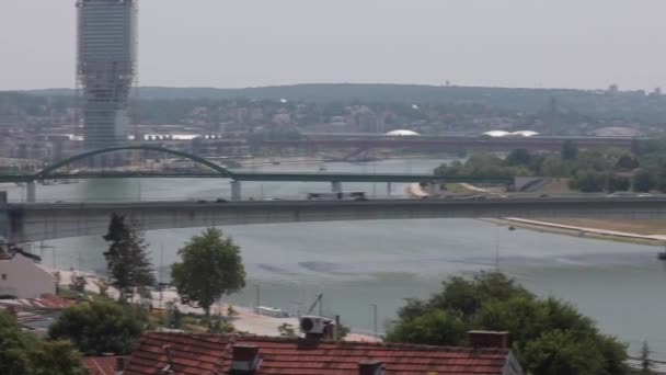 Pontes Sobre Rio Sava Restaurantes Flutuantes Pontões Nova Costa Belgrado — Vídeo de Stock