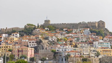 Yunanistan 'ın Kavala Tepesi' ndeki Eski Kale Kalesi