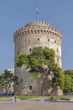 Selanik, Yunanistan - 22 Ekim 2023: Selanik 'in Beyaz Kulesi Güneşli Sonbahar Günü Tarihi Tarihi Tarihi Tarihi Tarihi.