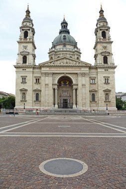Budapeşte, Macaristan - 13 Temmuz 2015: Başkentteki Aziz Stephen Roma Katolik Katedrali Tarihi Eserler.