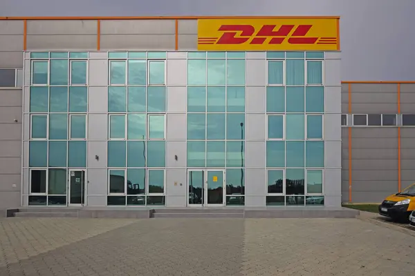 Сімановці Сербія Жовтня 2015 Dhl Transport Company Business Office Distribution Стокове Фото