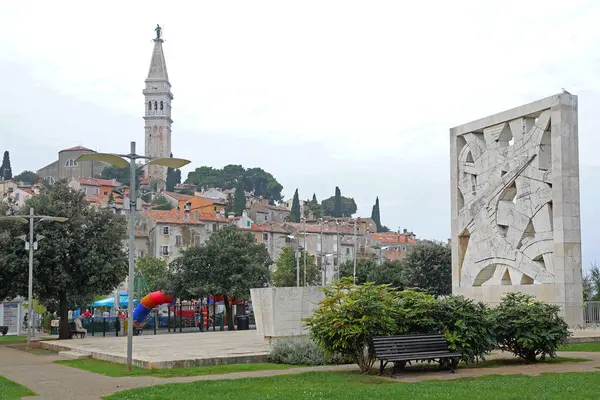 Rovinj Kroatien Oktober 2014 War Memorial Monument För Fallna Soldater Royaltyfria Stockfoton