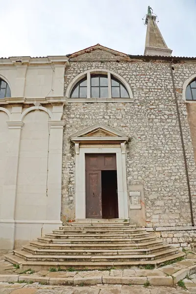 Rovinj Kroatien Oktober 2014 Entré Till Kyrkan Saint Eufemia Basilika Stockfoto