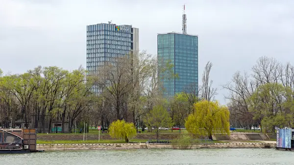 Belgrad Serbien März 2024 Wolkenkratzer Microsoft Office Building Usce Twin lizenzfreie Stockbilder