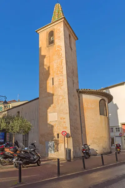 Cannes Francia Febrero 2016 Campanario Iglesia Capilla Misericordia Casco Antiguo Imagen De Stock