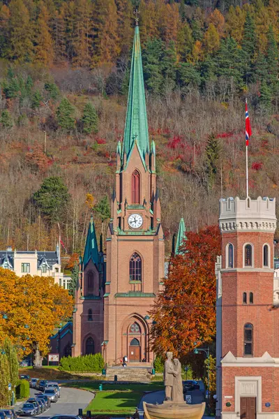 Drammen Norwegen Oktober 2016 Das Wahrzeichen Der Kirche Von Bragernes lizenzfreie Stockfotos