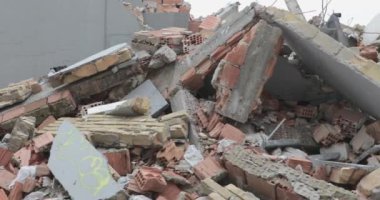 Çökmüş Bina Evlerinden Geçmek Enkaz Tehlike Zararı