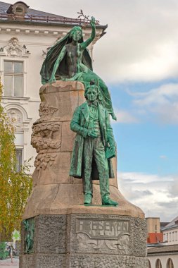 Ljubljana, Slovenya - 4 Kasım 2019: Slovenya Şair Fransa Presern Heykeli Başkent Merkezinde Ana Meydan Sonbahar Günü.