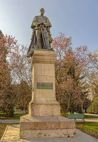 stock image Craiova, Romania - March 16, 2024: Bronze Statue of Alexandru Ioan Cuza at English Park Historic Landmark Spring Day.