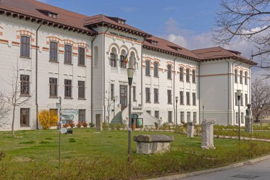 Drobeta Turnu Severin, Romanya - 15 Mart 2024: Independentei Street Historic Landmark 'taki Yerel Tarih Müzesi Binasında Akvaryum.
