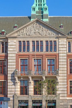 Amsterdam, Hollanda - 15 Mayıs 2018: Borsacı Borsa Büyücüleri B.V. Beursplein Caddesi 'ndeki Komisyon Tarihi Binası.