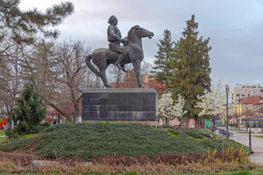 Negotin, Sırbistan - 14 Mart 2024: Equestrian Hajduk Veljko Petroviç Anıtı.