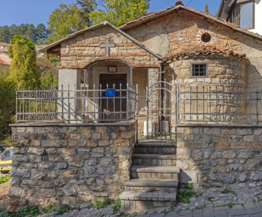 Ohri, Kuzey Makedonya - 23 Ekim 2023: Eski Kentteki Ilindenska Caddesi 'ndeki Saint Varvara Kilisesine Giriş.